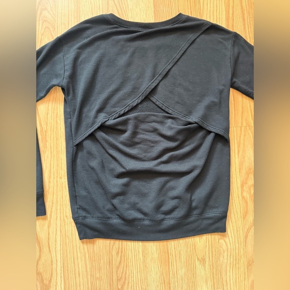 Beyond Yoga Featherweight Black Open Back Long Sleeve sweatshirt Sz XS - Picture 7 of 9